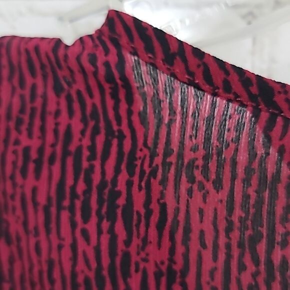 Juicy Couture Pleated Scoop Neck Flyaway Sleeveless Shell Blouse Dressy Tank Top - Picture 8 of 9